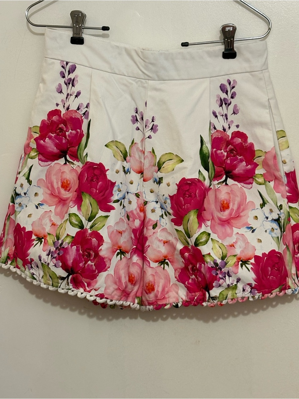Boston proper Floral White & Pink Women’s Shorts size 4